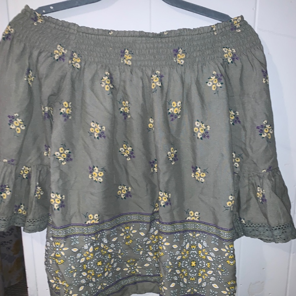 Off the shoulder bell sleeve top!